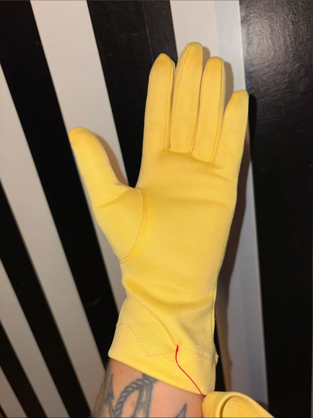 Vintage 70s Sunny Yellow Women's Short Gloves